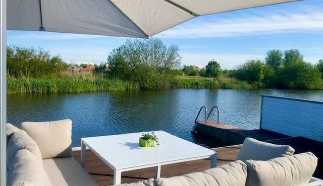 in Wervershoof mit Terrasse und Garten by Interhome