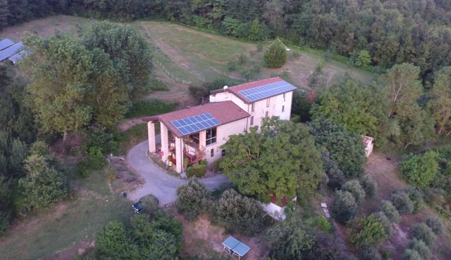 Independent accommodations for groups of 10 to 20 people with Common Kitchen and Pool