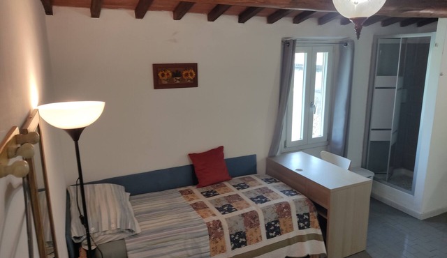 Independent single room in Lastra a Signa