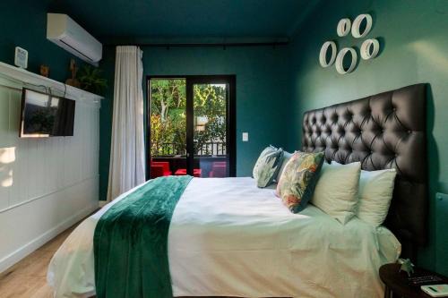 Indulge in an Urban Oasis at Green Points Snug