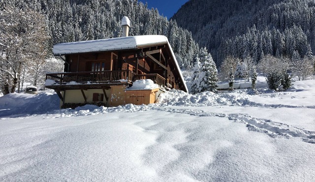 Infinitely mountainous atmosphere, ski in/ski out chalet in Arêches Beaufort
