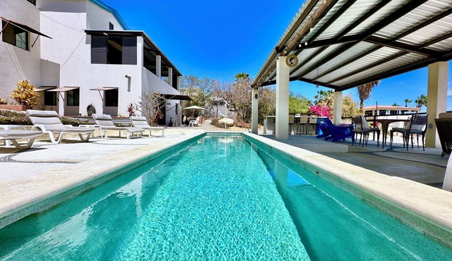 Jim's Cottages Hillside Seaview Oasis #1. Heated Pool, 10 Minute Walk to Beach