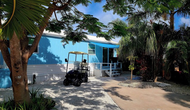 July Discount. Waterfront, Dock ,Kayak, Paddleboard,golf cart, bikes,