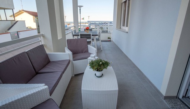Kalì apartment directly on the beach of San Mauro Mare