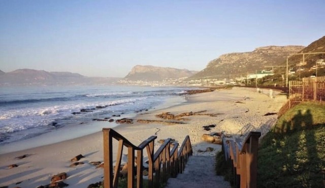 Kalk Bay Secure Seaside Apartment