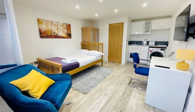 KENILWORTH STUDIO * PARKING * NETFLIX