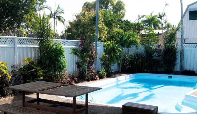 Kirrama 2 Pool across road to beach