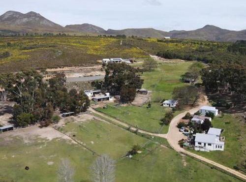Kleinwatervalplaas Farm Stay Accomodation