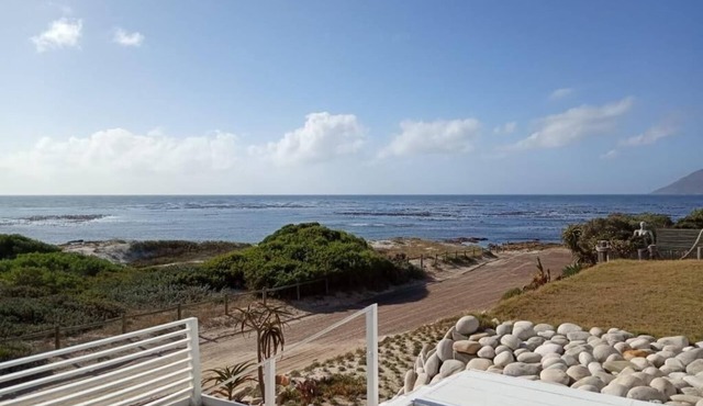 Kommetjie Ocean Sanctuary, Uninterupted extensive sea and mountain views