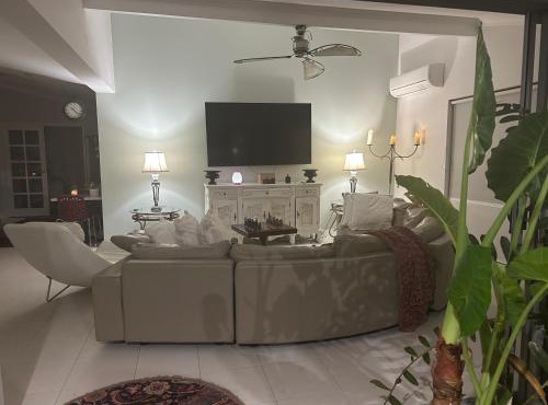 Koombana Escape 5 bedroom house