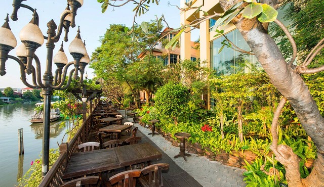 Krungsri River Hotel