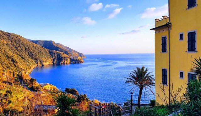 La Coccinelle - Superb Views