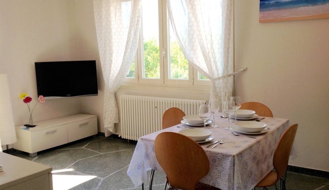 La Dolce Vita, a stone's throw from the beach.