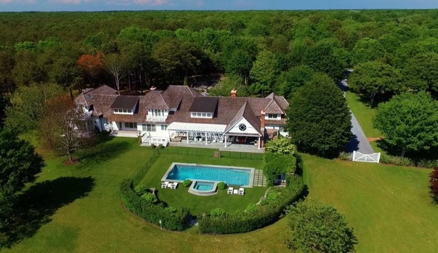 La Favorita is a unique estate on 9 acres in the heart of East Hampton
