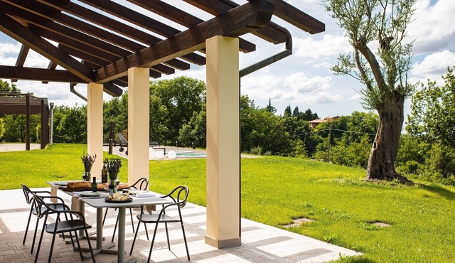 LA PERGOLA HOLIDAY HOME