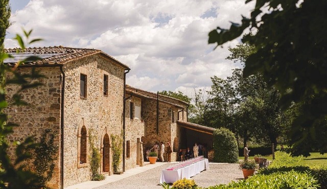 La Peschiera farmhouse apt. Provincial terrace of Siena San Gimignano