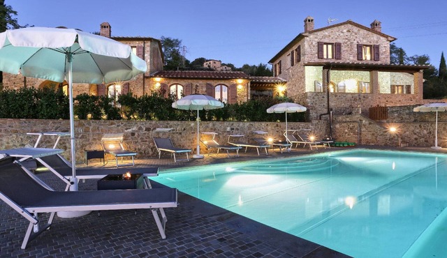 La Vecchia Fonte 15, Emma Villas