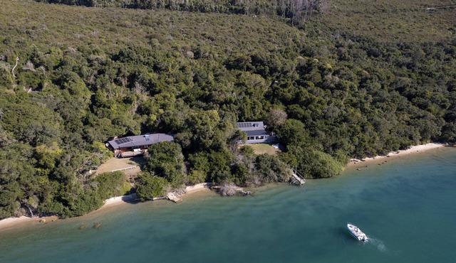Lagoon-Front 8-Sleeper Off-Grid Escape Holiday Home + Boat Mooring