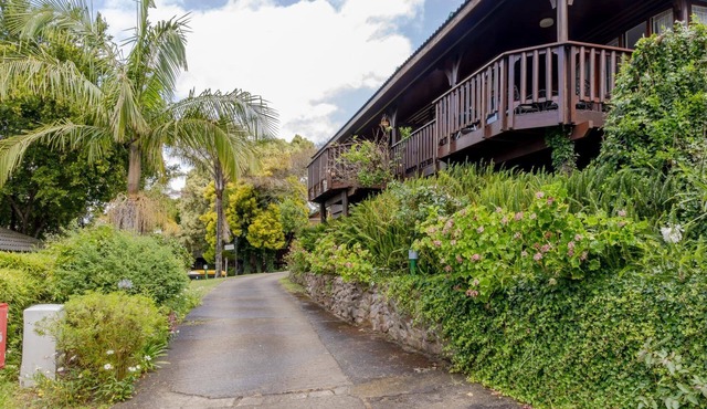 Lagoon-View Chalet | Private BBQ Deck