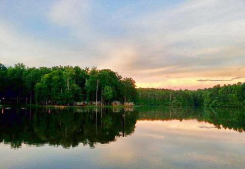 Lake Myers Lakeside Villa 16