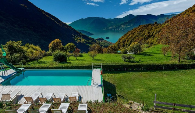 Lake view Chalet in Lombardy with Swimming Pool