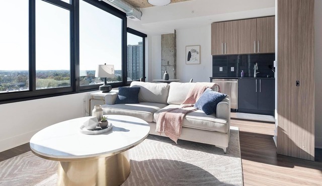 Landing | Spectacular 1BD, Gym, Game Room