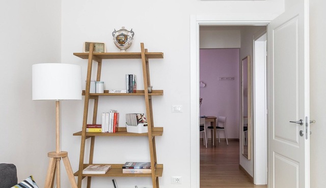 Large and quiet 3-rooms flat, just in the inner center of Bologna!