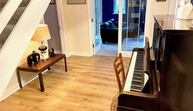 Large Home Near Soho Farmhouse, Blenheim Palace and Oxford