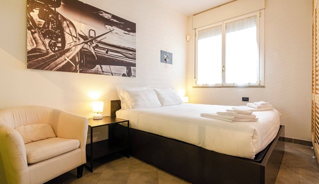 Large studio flat with private car park