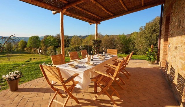 Large Tuscan Villa for 12 with Private Pool and Tennis Court