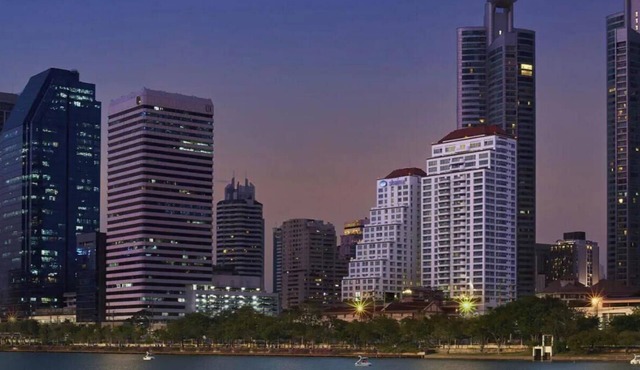 LARGE TWO BEDROOM DELUXE APARTMENT WITH STUNNING CITY VIEWS
