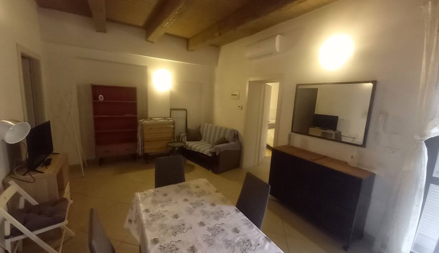Large two-room apartment on the ground floor on an internal courtyard