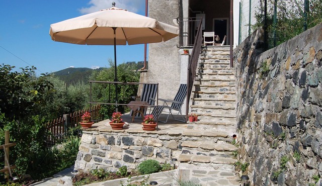 Lastminute 50%off! House, garden and relaxation areas in Ligurian village countryside and sea.