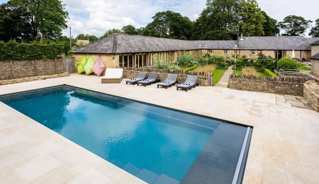 Lavender Farmhouse - Five Bedroom Villa, Sleeps 10
