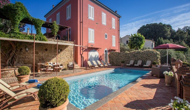 Lavish Villa in Peccioli