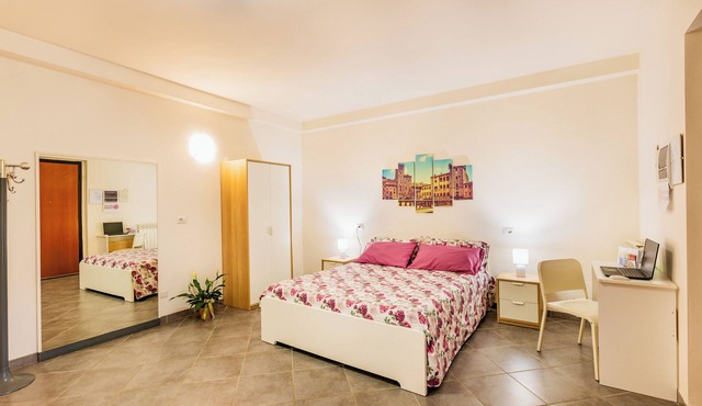 LE ORTENSIE Independent mini-apartment outdoor space and small garden