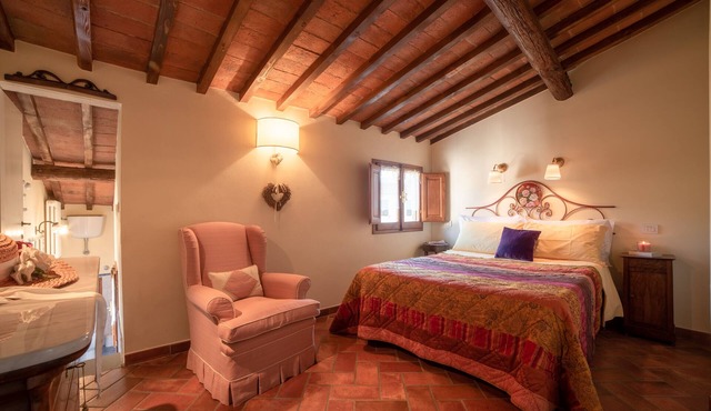Le Rose Siberine - Historical apartment, WI-FI, A/C , 2bdrs, 2bths, washer