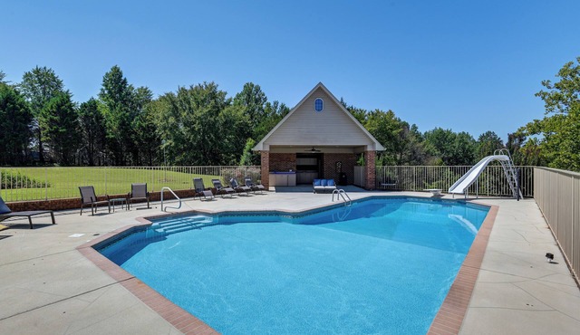 Lebanon Family Getaway w/Pool, Bikes & Trails!