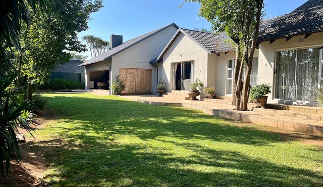 Lenox Lodge Guesthouse