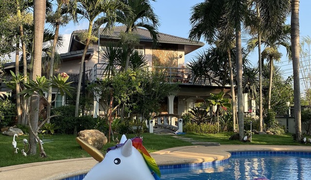 Lets Chill Pool Villa Najomtien Sattahip