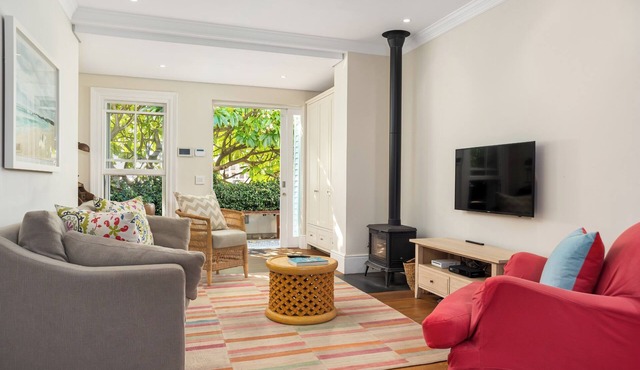 Light and Airy 3 Bedroom Green Point Family Home