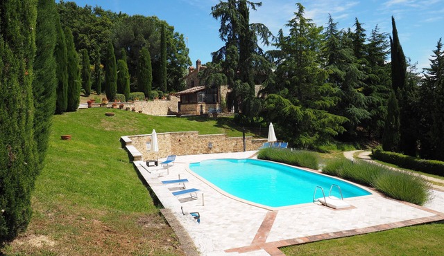 Lilium, splendid villa with outdoor space, on the hills of San Giminiano
