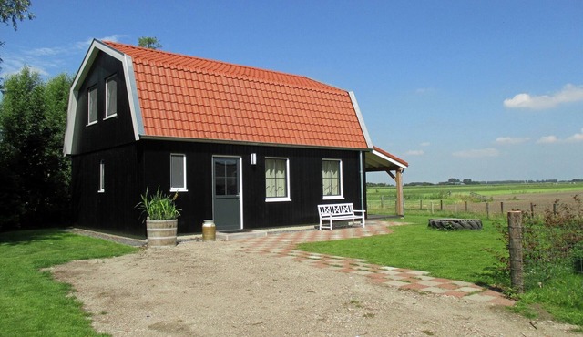 Lively Cottage near Lake in Schellinkhout