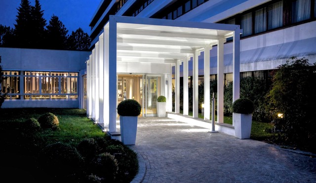 Living Place Hotel