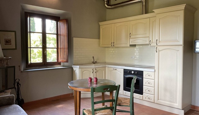 Located in Pontassieve and only 15 km from The Mall Luxury Outlet, Suite 50 provides accommodation w