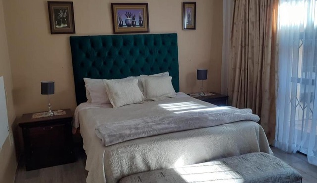 LOLO'S GUEST HOUSE