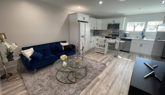 Lovely 1BDRM Home in West Hills