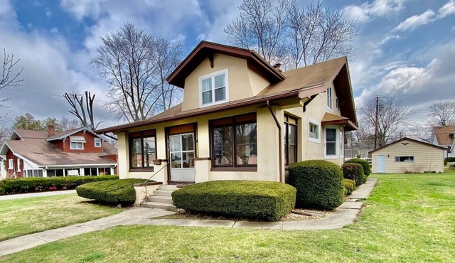 Lovely 2 bedroom just a few blocks from the square