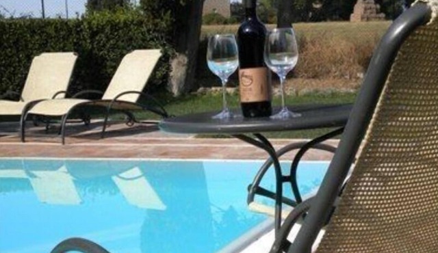 Lovely apartment in villa for 2 guests with pool, TV, patio and pets allowed