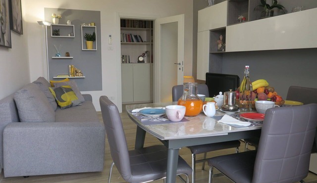 Lovely apartment for 4 guests with A/C, WIFI, TV and balcony
